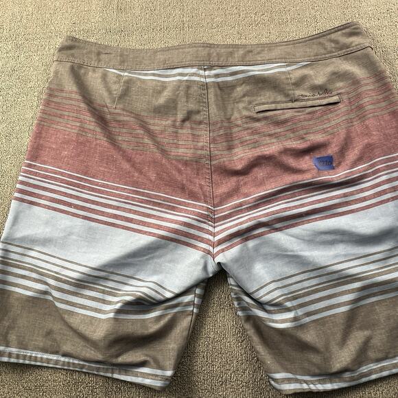 Travis Mathew Shorts Adult Size 42 Striped Boardshorts Active Casual Men's - Picture 13 of 14